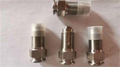 बुल्गारिया के ग्राहक ने हमें 10000psi डबल बॉल ग्रीस फिटिंग चेक वाल्व के लिए ऑ...